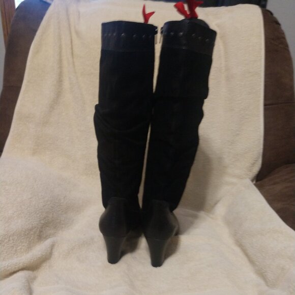 Born leather and suede knee high boots with studded trim sz 10 - Picture 2 of 8